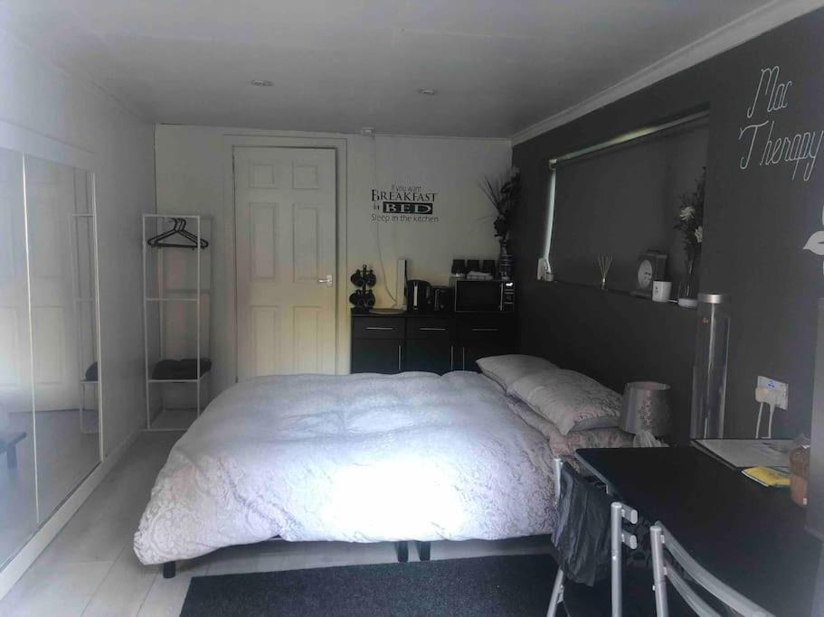 Belfast Private Room, En-Suite & Own Access Exterior photo